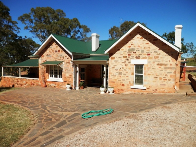 * 342.74ha Holm Hill 847acs, Manoora SA 5414