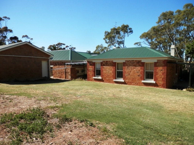 * 342.74ha Holm Hill 847acs, Manoora SA 5414