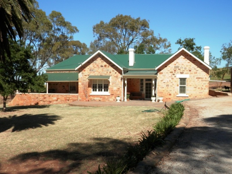 * 342.74ha Holm Hill 847acs, Manoora SA 5414