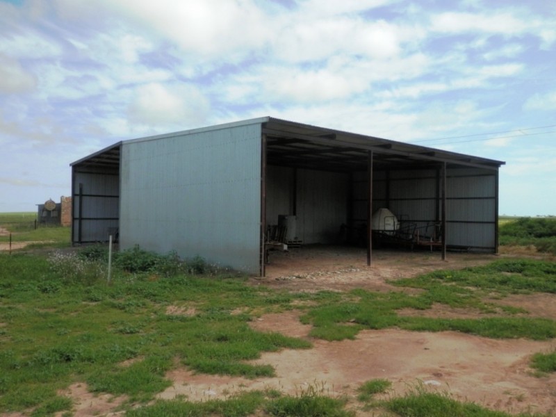 * 332.09ha Jones  Rockwood 820.76acs, Moonta SA 5558