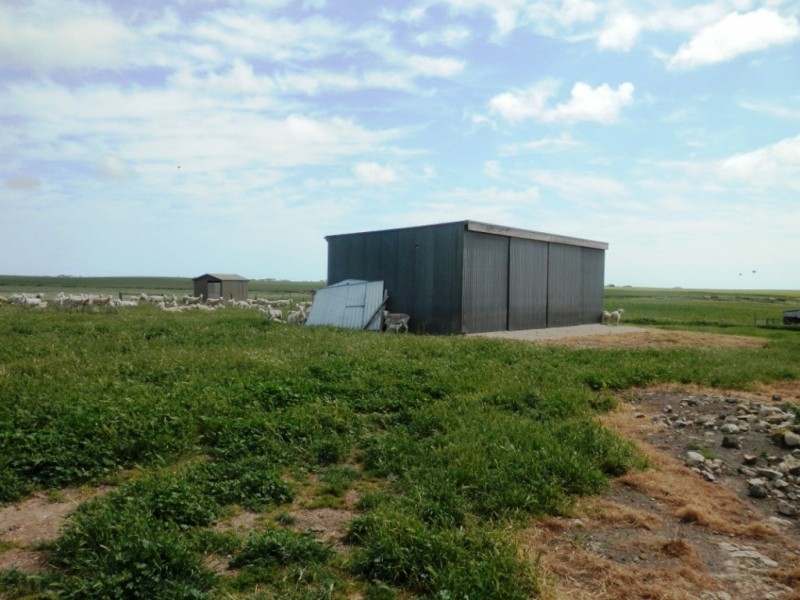 * 332.09ha Jones  Rockwood 820.76acs, Moonta SA 5558