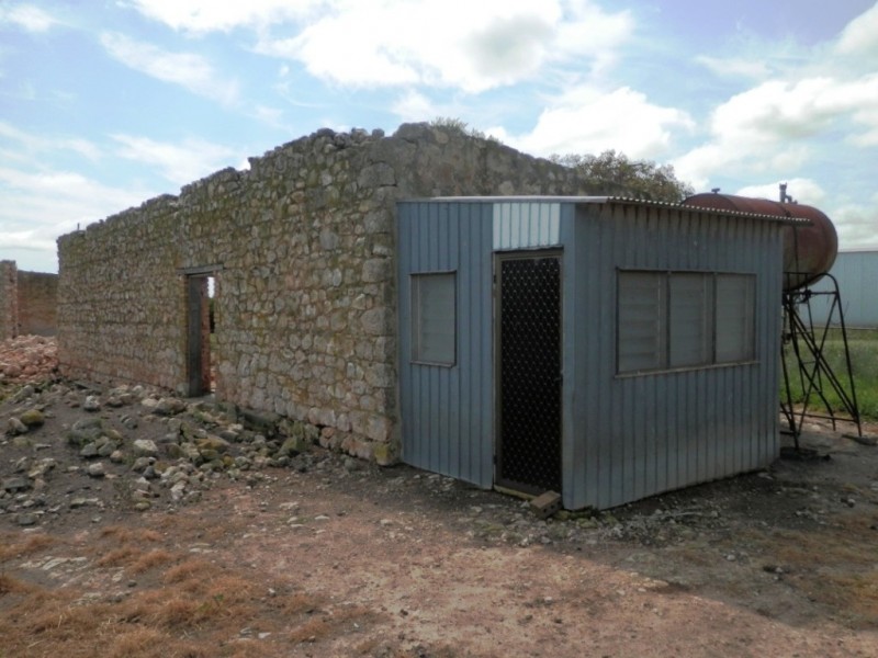 * 332.09ha Jones  Rockwood 820.76acs, Moonta SA 5558