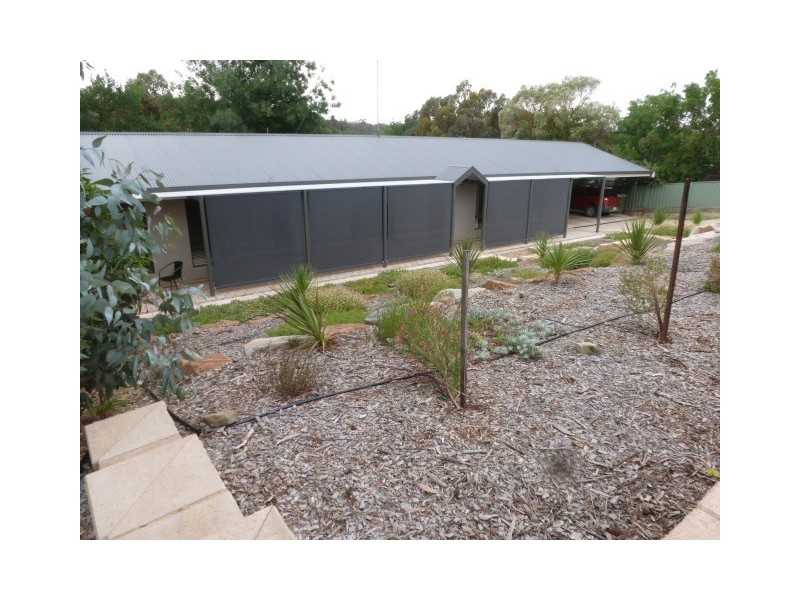 7 Beare Street, Clare SA 5453