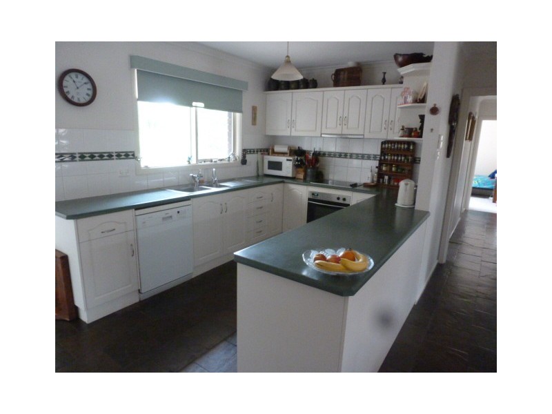 7 Beare Street, Clare SA 5453