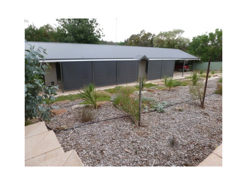 7 Beare Street, Clare SA 5453