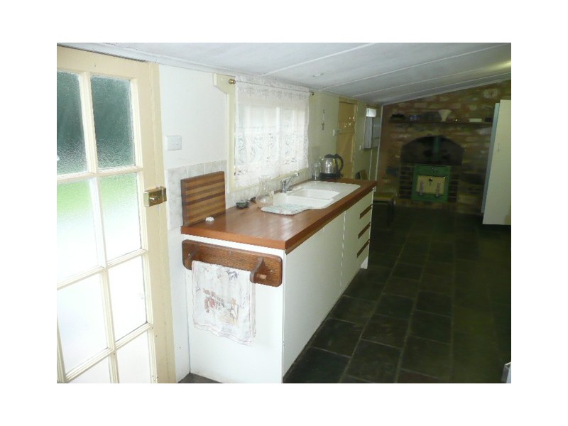 6 THAMES STREET, Burra SA 5417