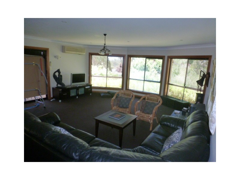 2 BINDARRAH LANE, Clare SA 5453