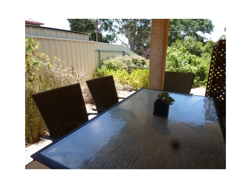 2 BINDARRAH LANE, Clare SA 5453