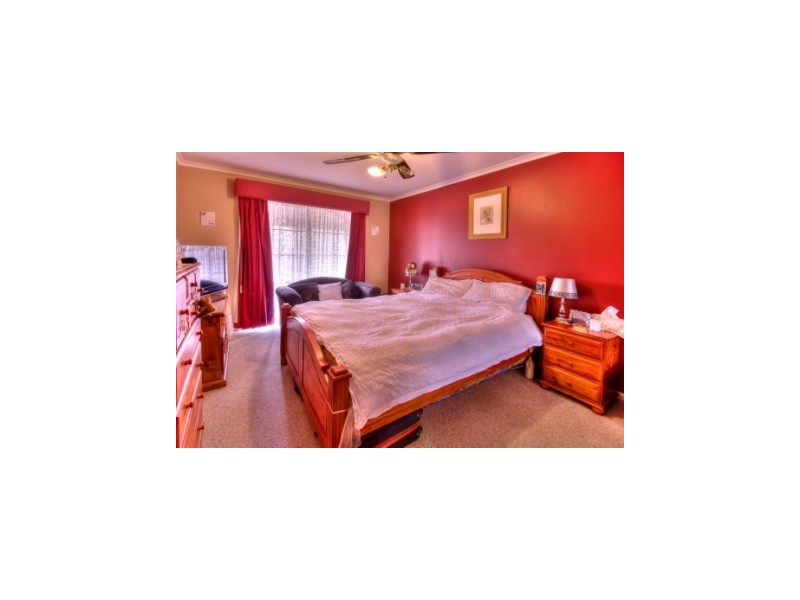 17 Moore Street, Blyth SA 5462