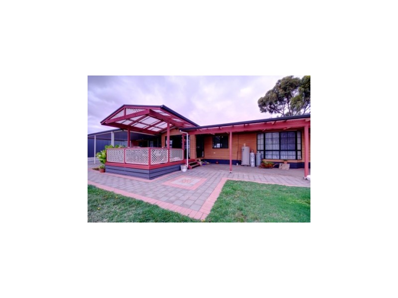17 Moore Street, Blyth SA 5462