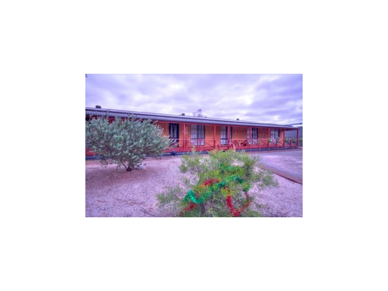 17 Moore Street, Blyth SA 5462