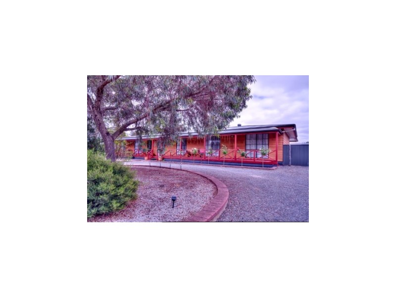 17 Moore Street, Blyth SA 5462