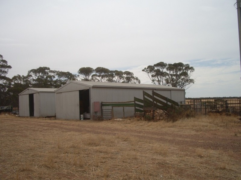- Angle Road, Brownlow Via, Eudunda SA 5374