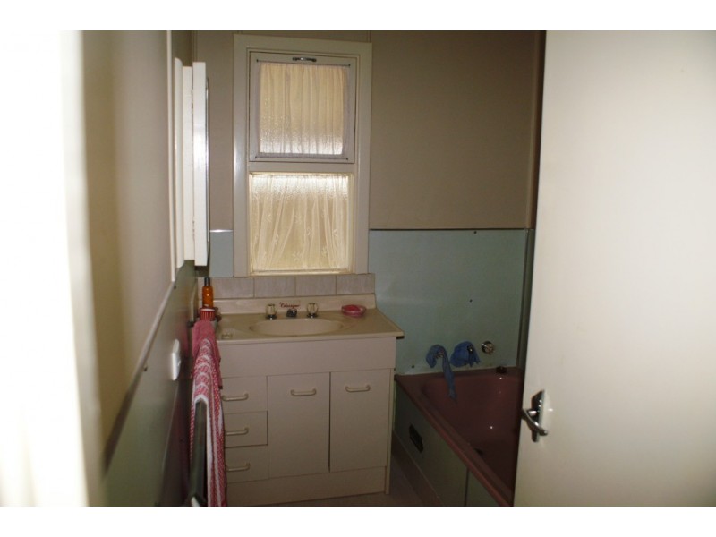 1 Burney St, Blyth SA 5462