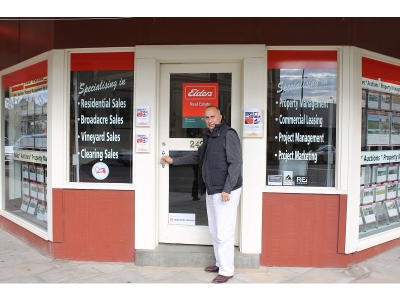 12 Guilford Street, Clare SA 5453