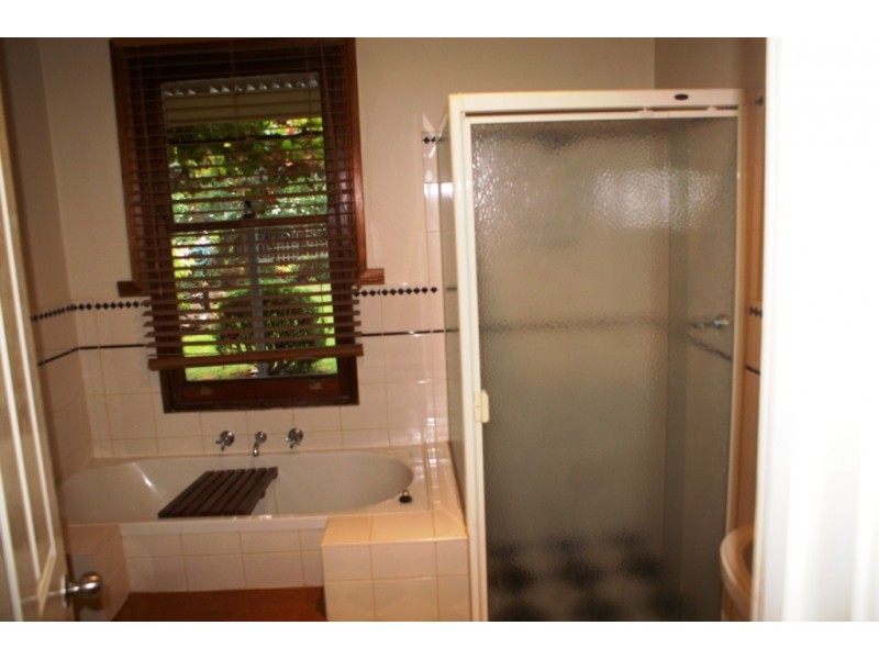 20 THAMES STREET, Burra SA 5417