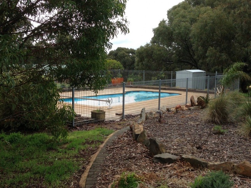 37 Jarman Crst, Clare SA 5453