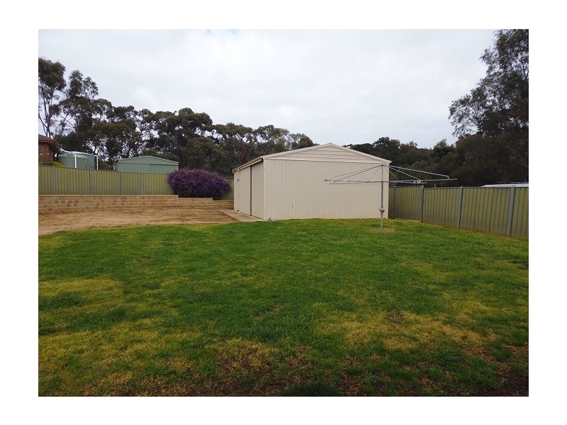26 Blyth Road, Clare SA 5453