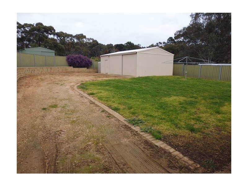 26 Blyth Road, Clare SA 5453