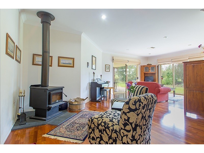 9 Bleechmore Street, Auburn SA 5451