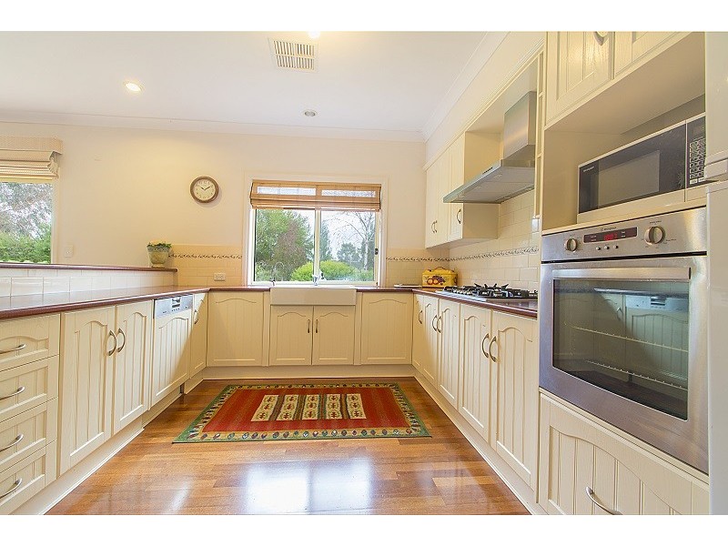 9 Bleechmore Street, Auburn SA 5451