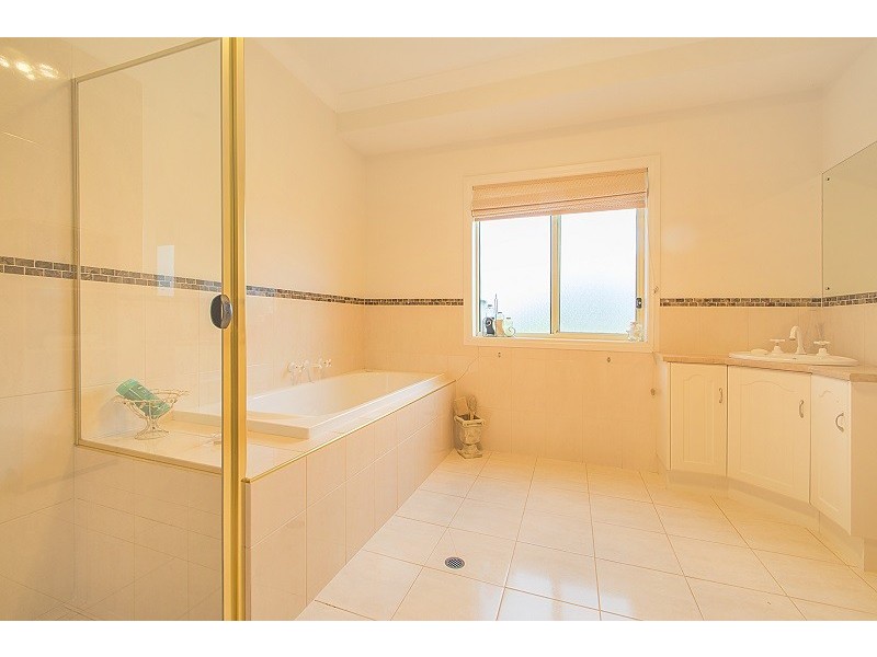 9 Bleechmore Street, Auburn SA 5451