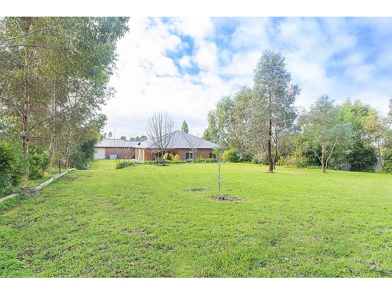 9 Bleechmore Street, Auburn SA 5451