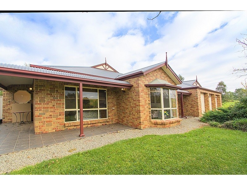 9 Bleechmore Street, Auburn SA 5451