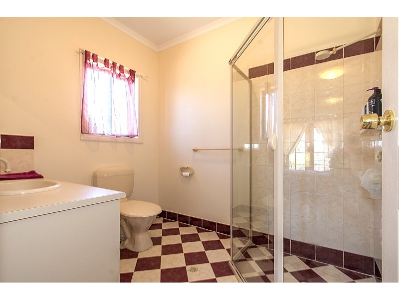 39 Jarman Crescent, Clare SA 5453