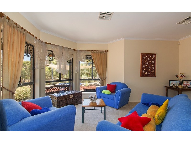 39 Jarman Crescent, Clare SA 5453