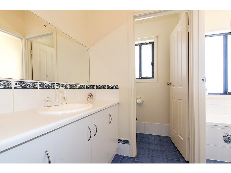 39 Jarman Crescent, Clare SA 5453