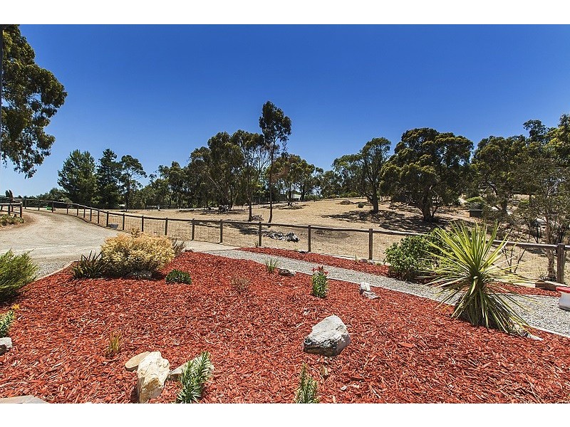 39 Jarman Crescent, Clare SA 5453