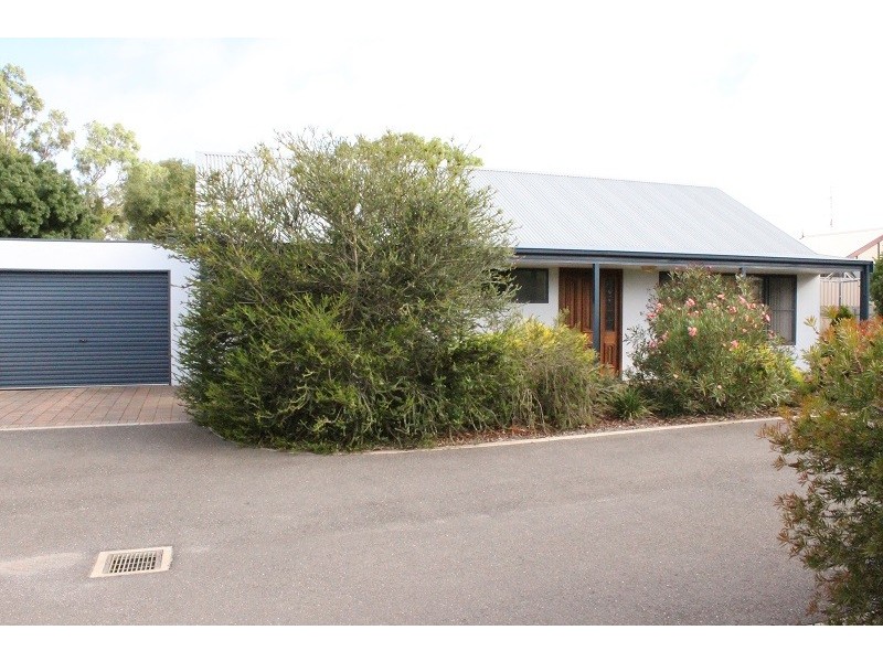 2/8 Beare Street, Clare SA 5453