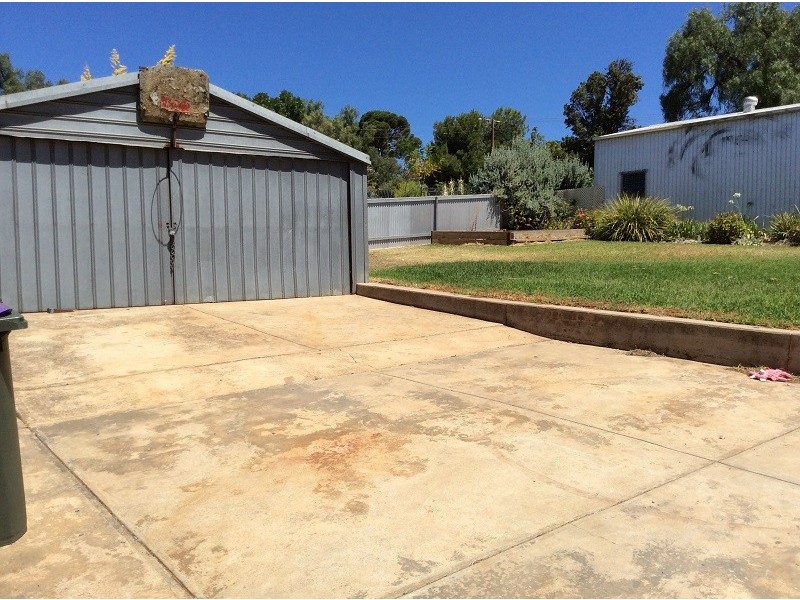 12 Kangaroo St, Burra SA 5417