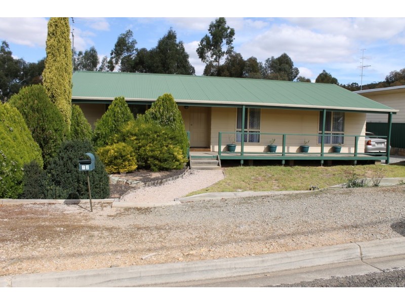 12 Kelly Street, Clare SA 5453