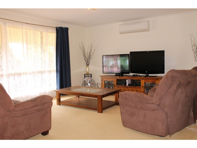 12 Kelly Street, Clare SA 5453