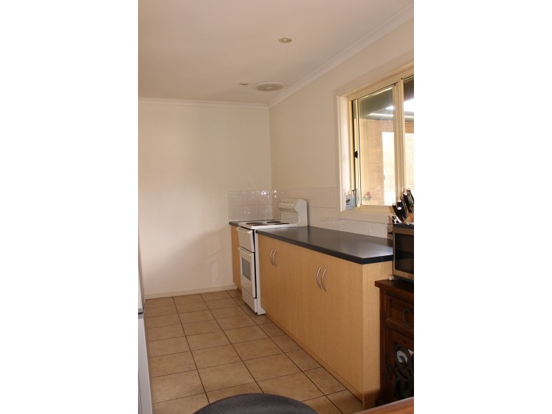 12 Kelly Street, Clare SA 5453