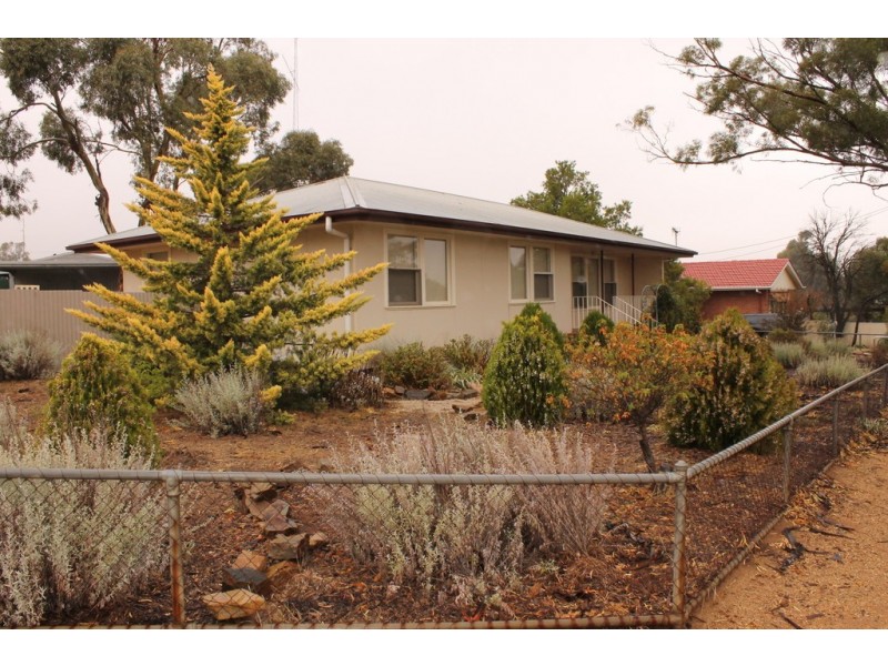 9 Smelts Road, Burra SA 5417