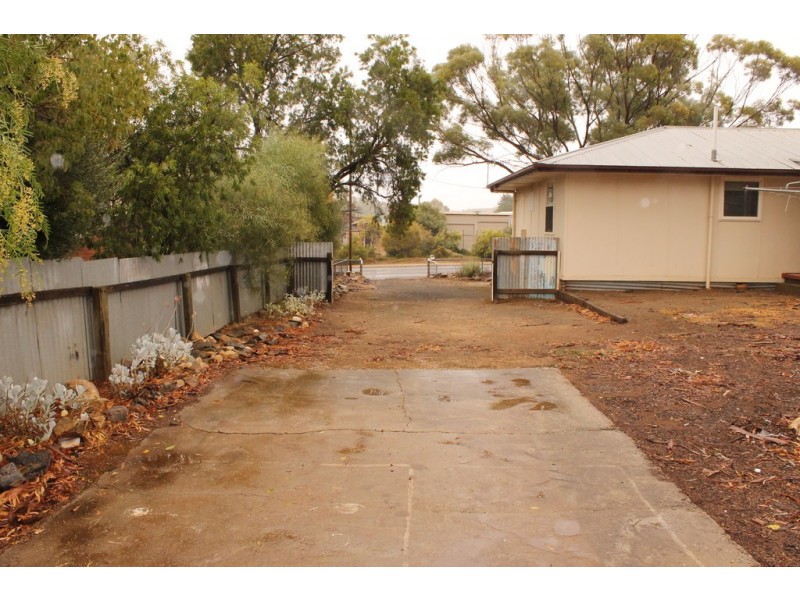 9 Smelts Road, Burra SA 5417