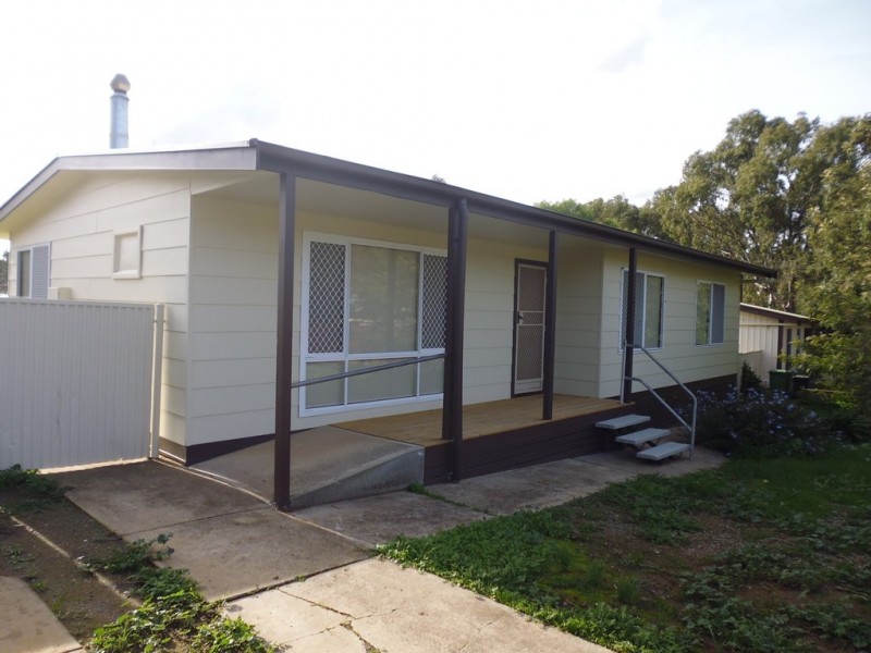12 Wien Smith Ave, Clare SA 5453