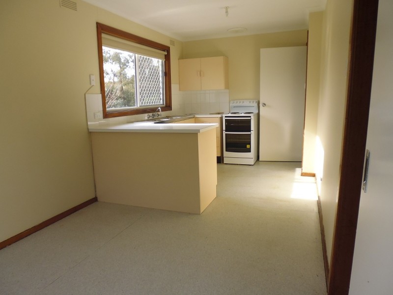 12 Wien Smith Ave, Clare SA 5453