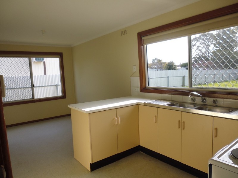 12 Wien Smith Ave, Clare SA 5453