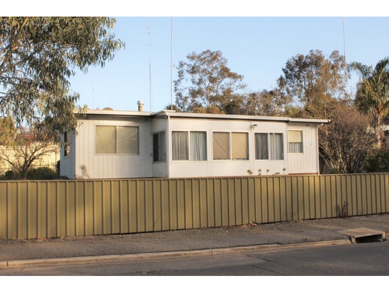 6 Powell Street, Clare SA 5453