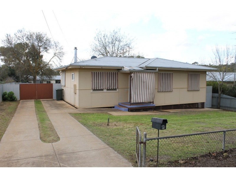 16 Melrose Avenue, Clare SA 5453