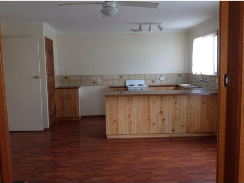 15 Geddes Avenue, Clare SA 5453