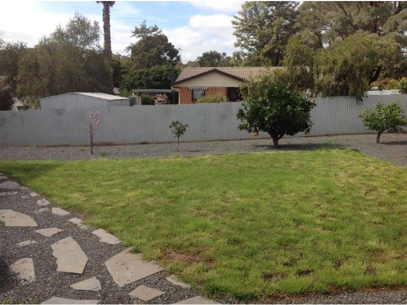 15 Geddes Avenue, Clare SA 5453