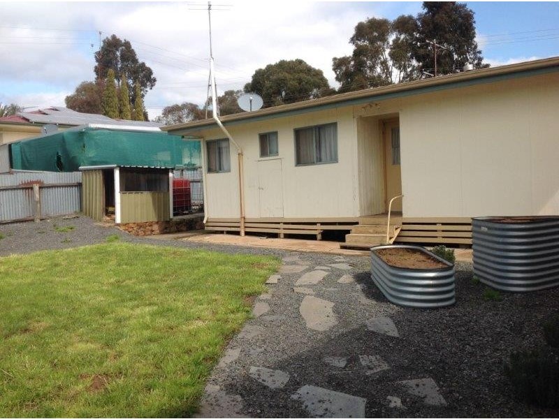 15 Geddes Avenue, Clare SA 5453