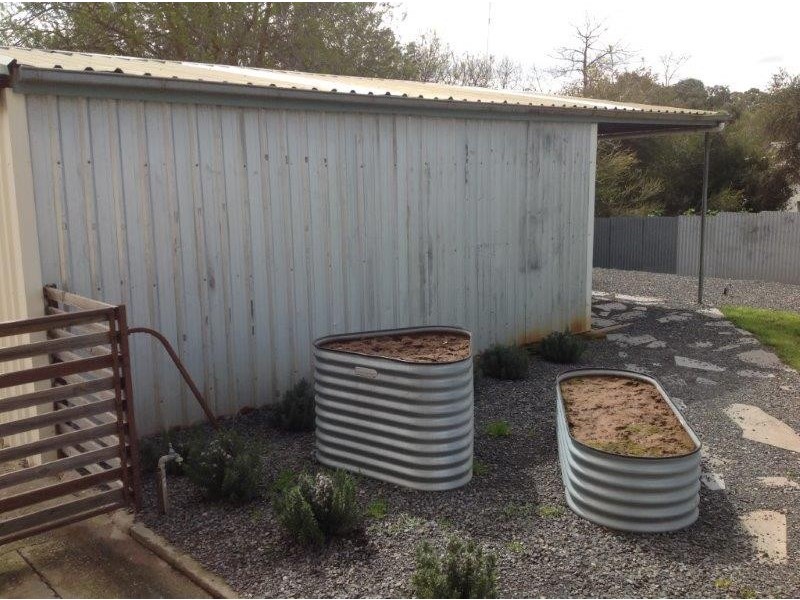 15 Geddes Avenue, Clare SA 5453