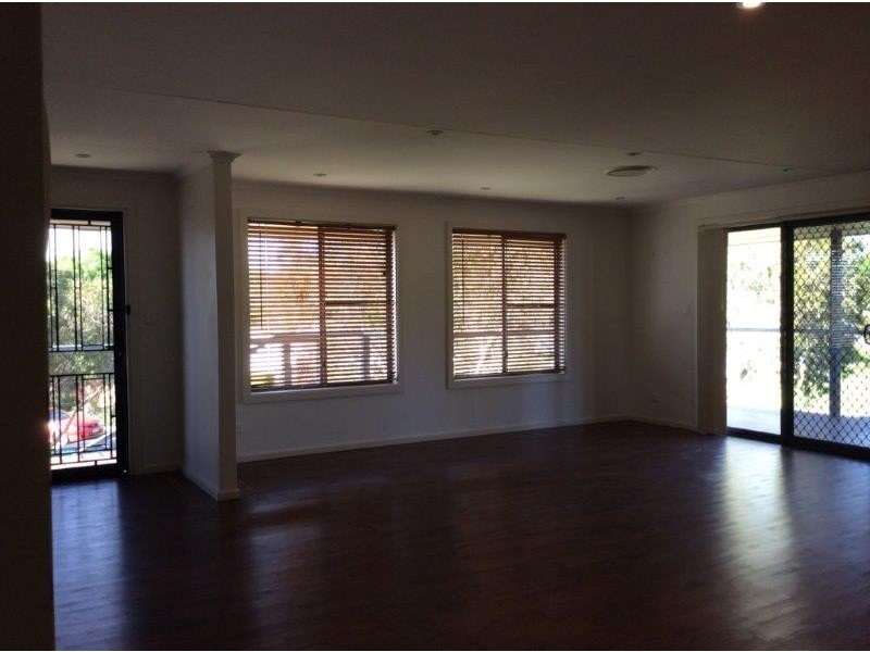 8 Newton Long Drive, Clare SA 5453