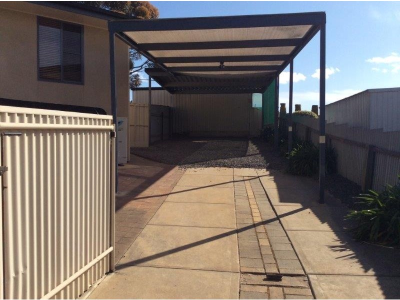 8 Newton Long Drive, Clare SA 5453